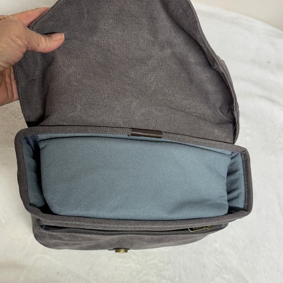 Bassmart Gray Messenger or accessories Bag - Picture 10 of 14
